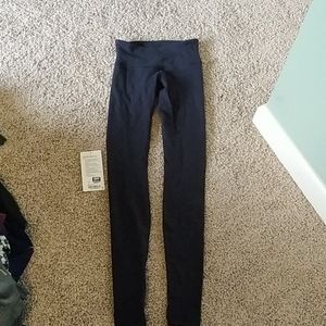 Lululemon Navy Size 2 leggings